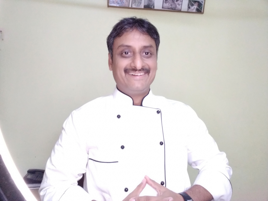 Try our services for hiring cooks chefs Karigar for your restaurant or cafe in Jaipur 